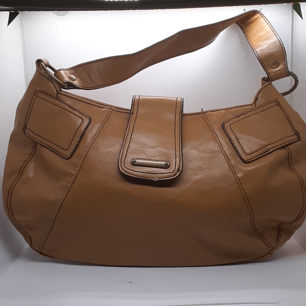 Light cognac coloredleather handbag